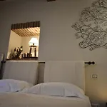 Affittacamere Piazzetta Del Buonumore 4*