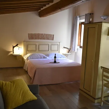 Piazzetta Del Buonumore Guest house Montepulciano