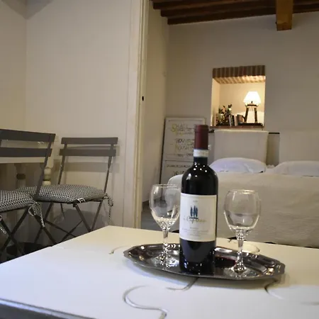 Piazzetta Del Buonumore Guest house Montepulciano
