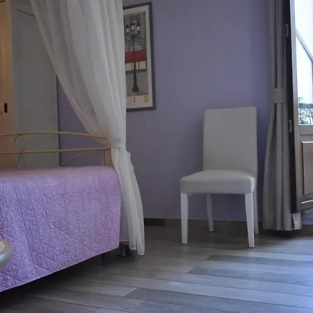 Piazzetta Del Buonumore Guest house