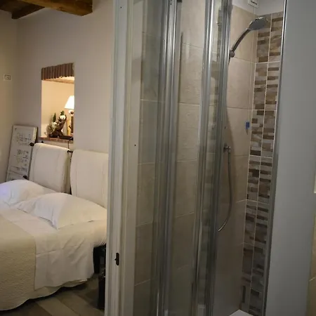 Piazzetta Del Buonumore Guest house