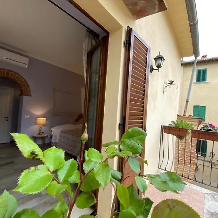 Piazzetta Del Buonumore Guest house *