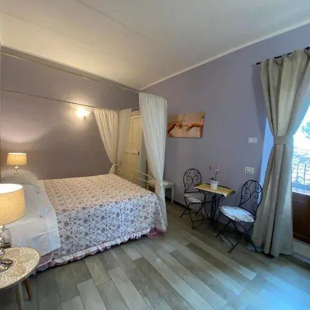 Piazzetta Del Buonumore Guest house Montepulciano