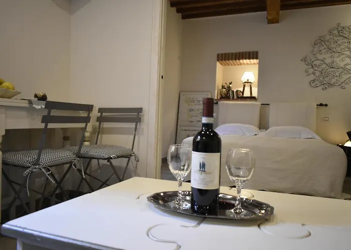Piazzetta Del Buonumore ゲストハウス Montepulciano Stazione
