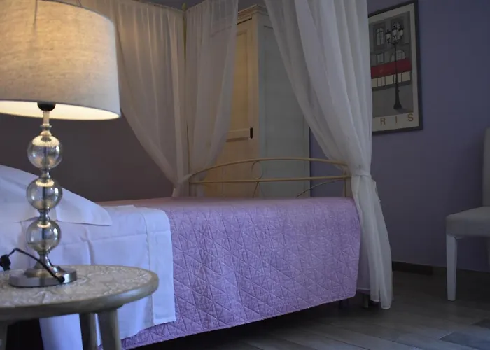 Piazzetta Del Buonumore ゲストハウス 4*