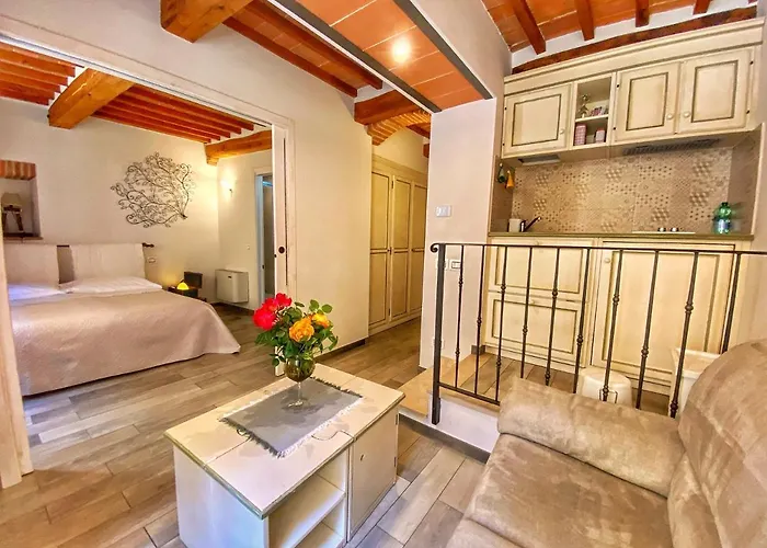 Piazzetta Del Buonumore ゲストハウス 4*